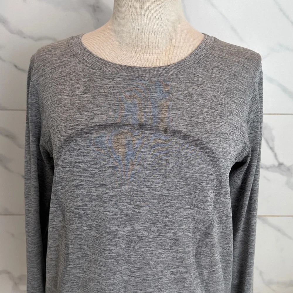 Lululemon Swiftly Tech Long Sleeve Breeze Relaxed Fit Slate Gray / White Size 8